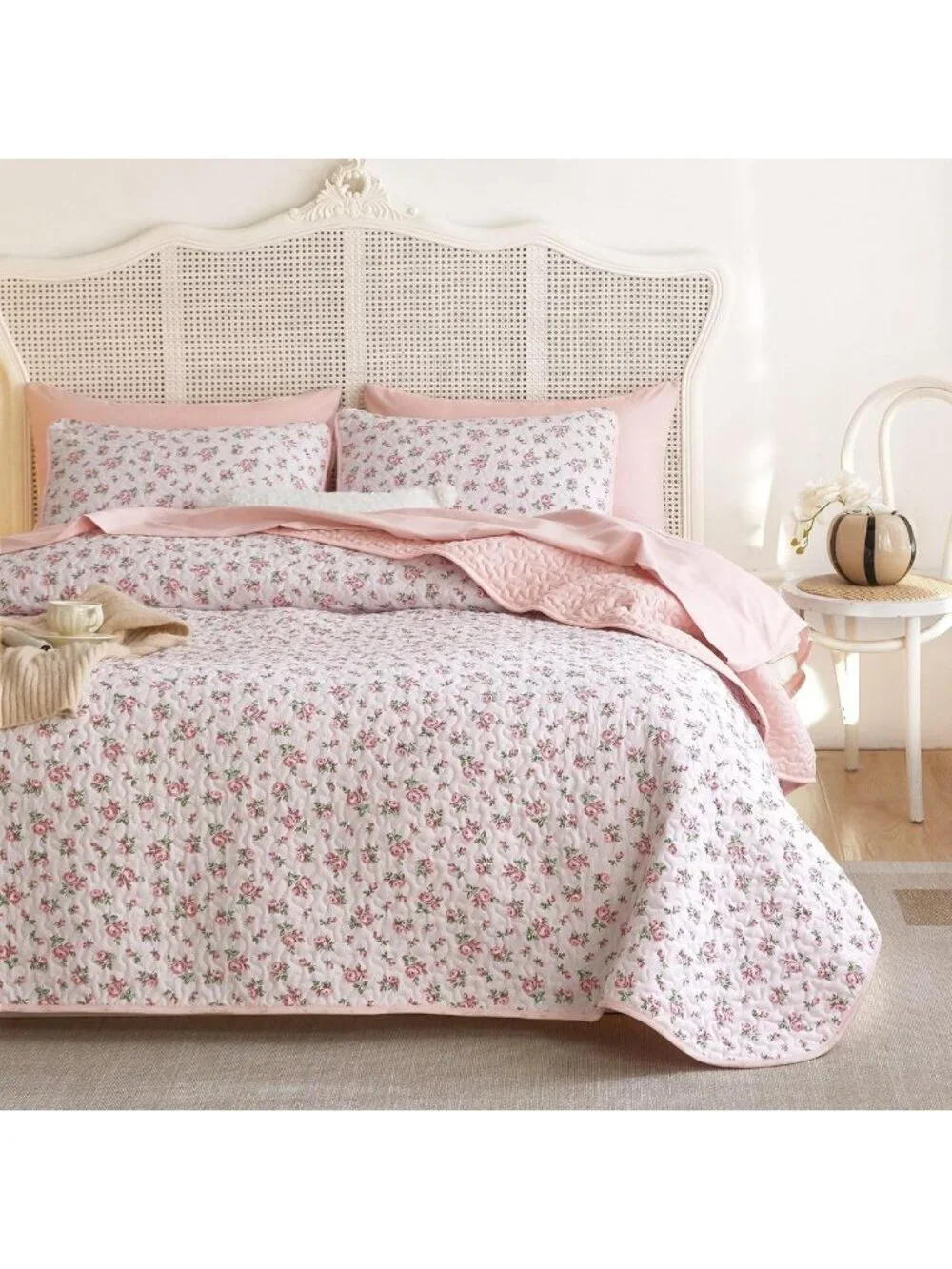 Floral Quilt Set - Cottagecore Shabby Chic Reversible Bedspread, Pink King Size